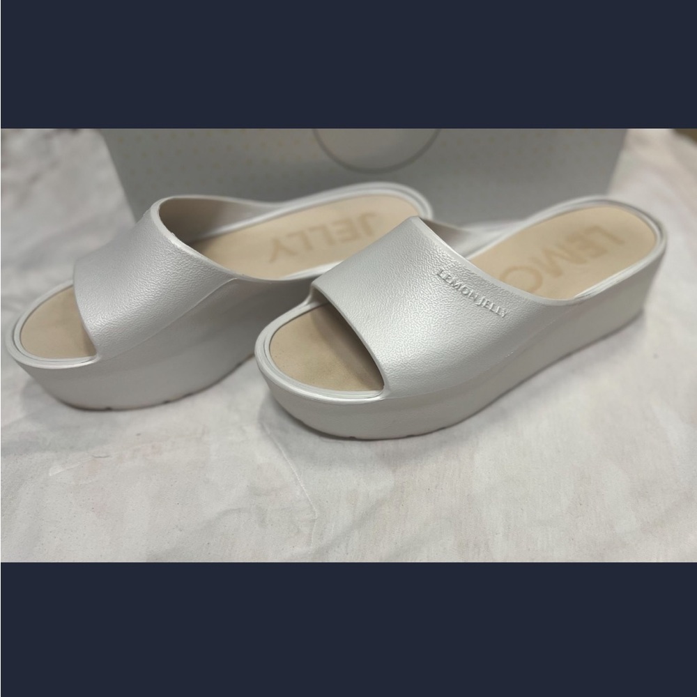Platform women's sandals « LEMON JELLY » are Brand New! Never worn!   Size 6